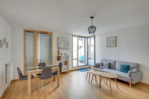 Chic and spacious apart southern Paris